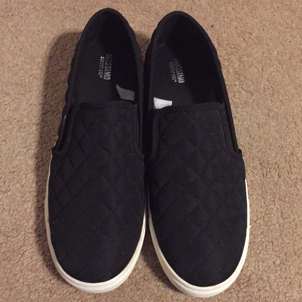 Mossimo slip on